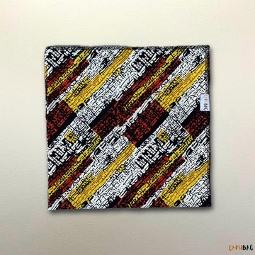 Lneço colorido em tons branco vermelho e amarelo em capulana Capubag